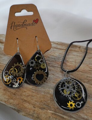Steampunk necklace and Earring set - image1